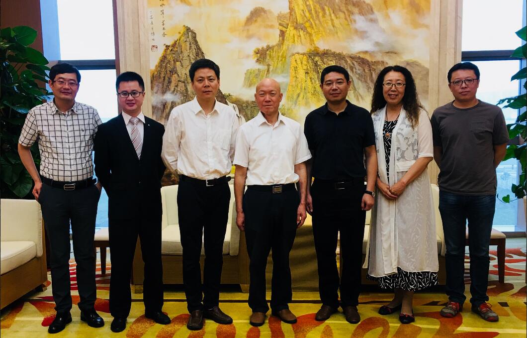 无锡城市职业技术学院-校友会 瞿立新副院长率队赴新