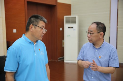 校企负责人亲切交流.JPG