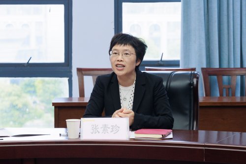 交通银行无锡分行副行长张素珍讲话.jpg