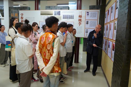 我校举办"石榴弘 青海蓝 同心毅"无锡海东两地青年学子交往交流