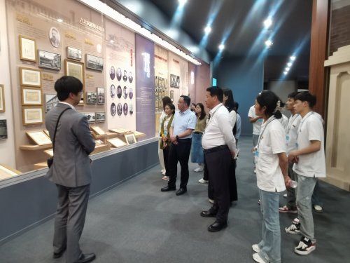 我校举办"石榴弘 青海蓝 同心毅"无锡海东两地青年学子交往交流